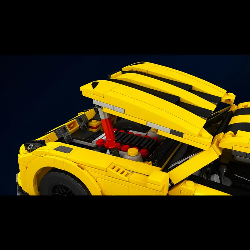 Dodge Viper Mould King 10046S con el capó abierto
